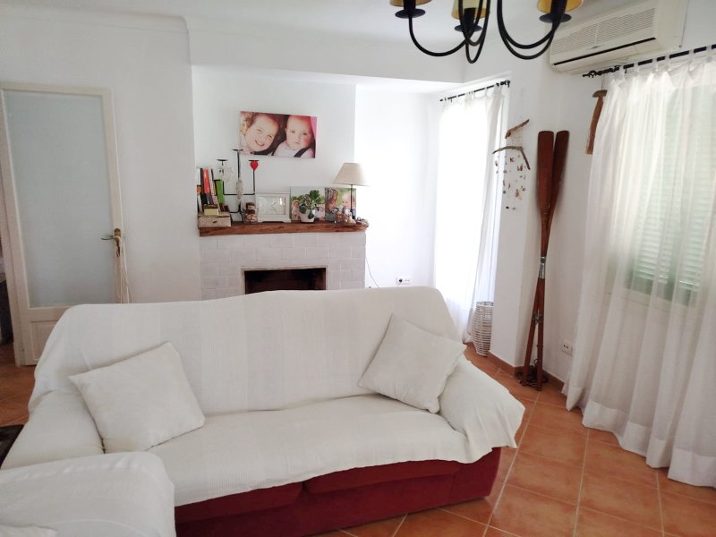 Available from Sept 27 / Season: Ground-floor apartment with terraces near the coast of Colonia St Jordi --AP 07 T