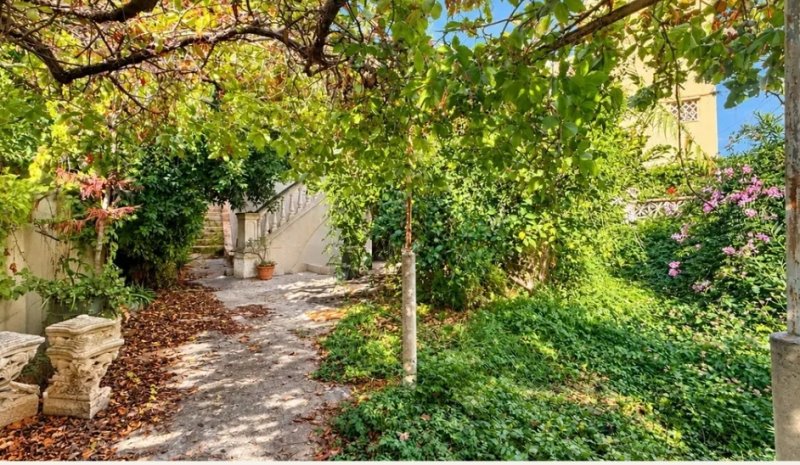Freistehendes Haus mit Garten und großzügigen Terrassen in El Terreno, Nähe Bonanova