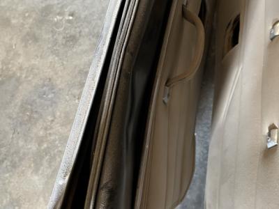 Für einen Jeep Wrangler YJ, Hardtop und Stahltüren (Re +Li)