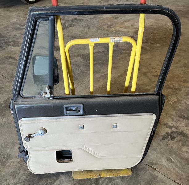 Für einen Jeep Wrangler YJ, Hardtop und Stahltüren (Re +Li)