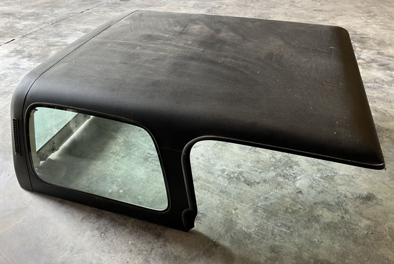 Für einen Jeep Wrangler YJ, Hardtop und Stahltüren (Re +Li)