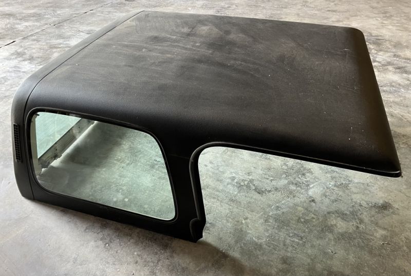 Für einen Jeep Wrangler YJ, Hardtop und Stahltüren (Re +Li)