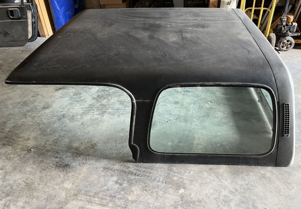 Für einen Jeep Wrangler YJ, Hardtop und Stahltüren (Re +Li)