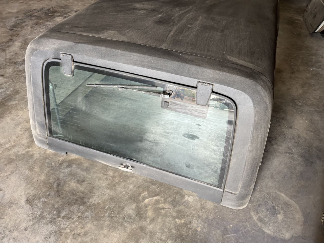 Für einen Jeep Wrangler YJ, Hardtop und Stahltüren (Re +Li)