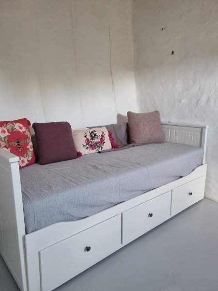 Cama de invitados