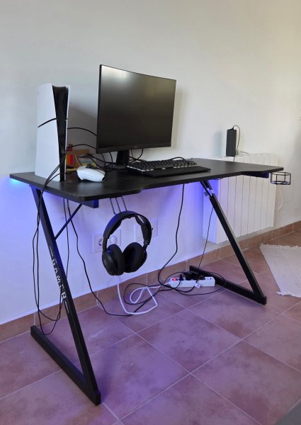 Gamer Tisch inkl. Beleuchtung