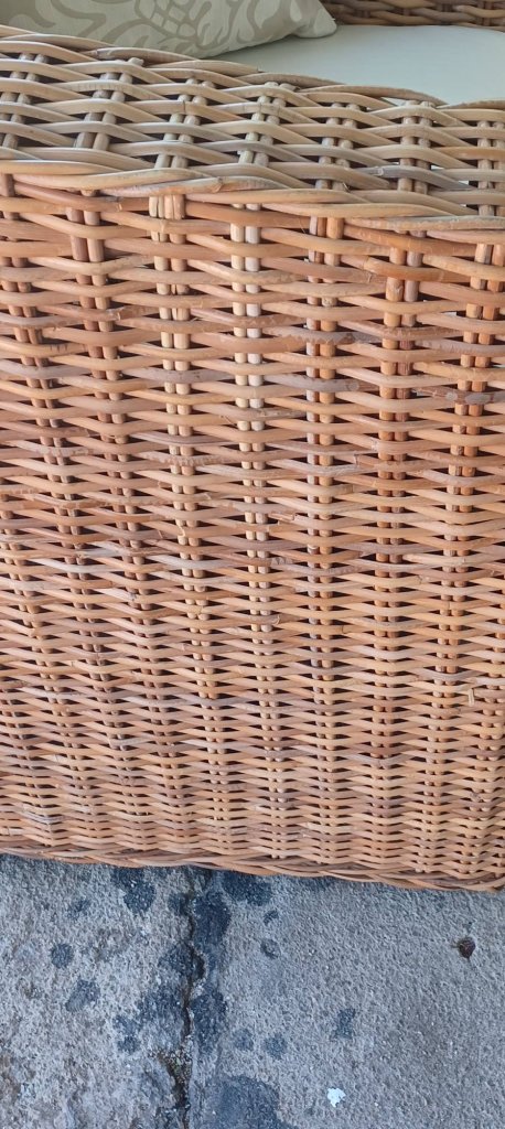 Garten-Set aus natürlichem Korbgeflecht.