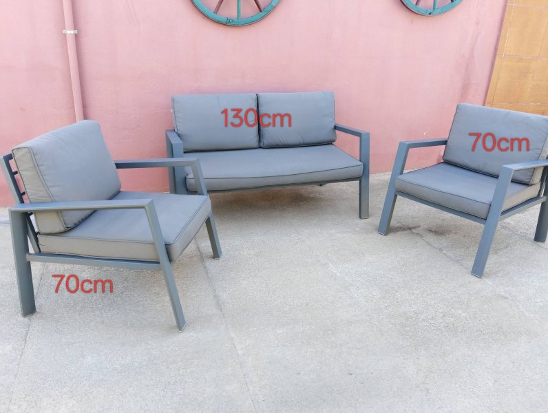 Gartenmöbel aus Aluminium.