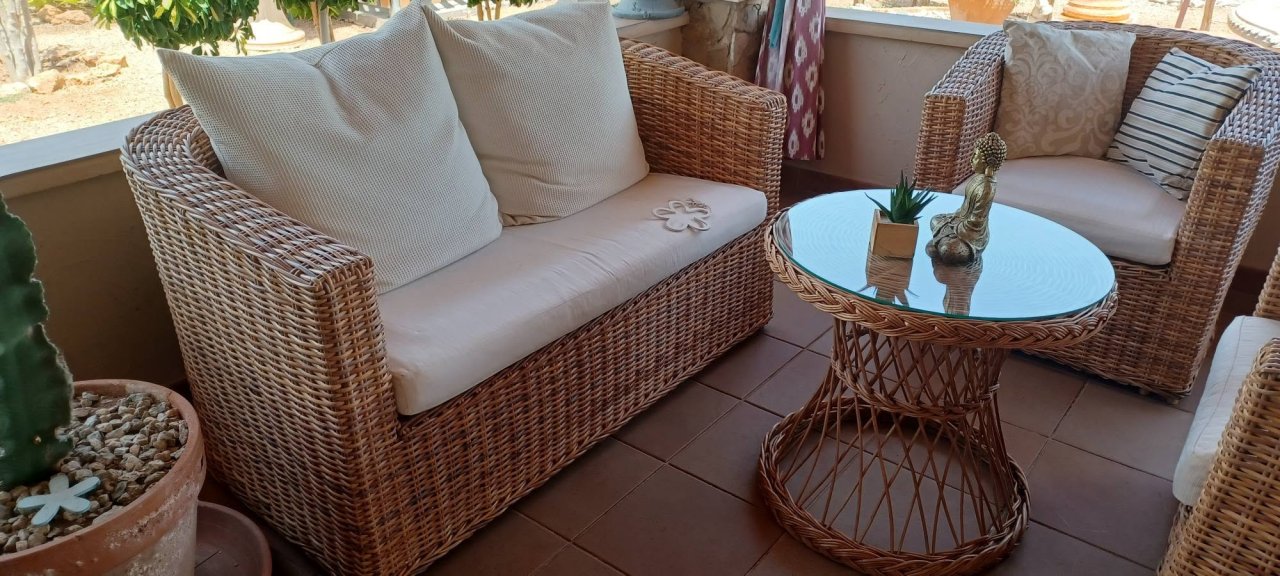 Sofá jardín rattan natural.
