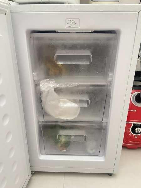 Freezer like new, lightly used