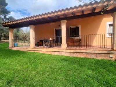 Gemütliches Haus zur Miete mit Garten, Terrasse und Kamin in der Gegend von Manacor