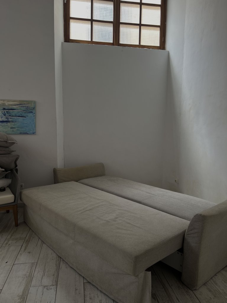 Gemütliches IKEA  Schlafsofa / Ausziehcouch in grau