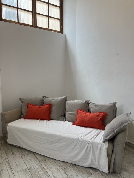 Gemütliches IKEA  Schlafsofa / Ausziehcouch in grau