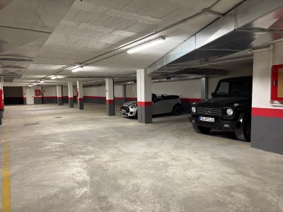 well-maintained comfortable underground parking space for rent in Palma de Mallorca near the airport