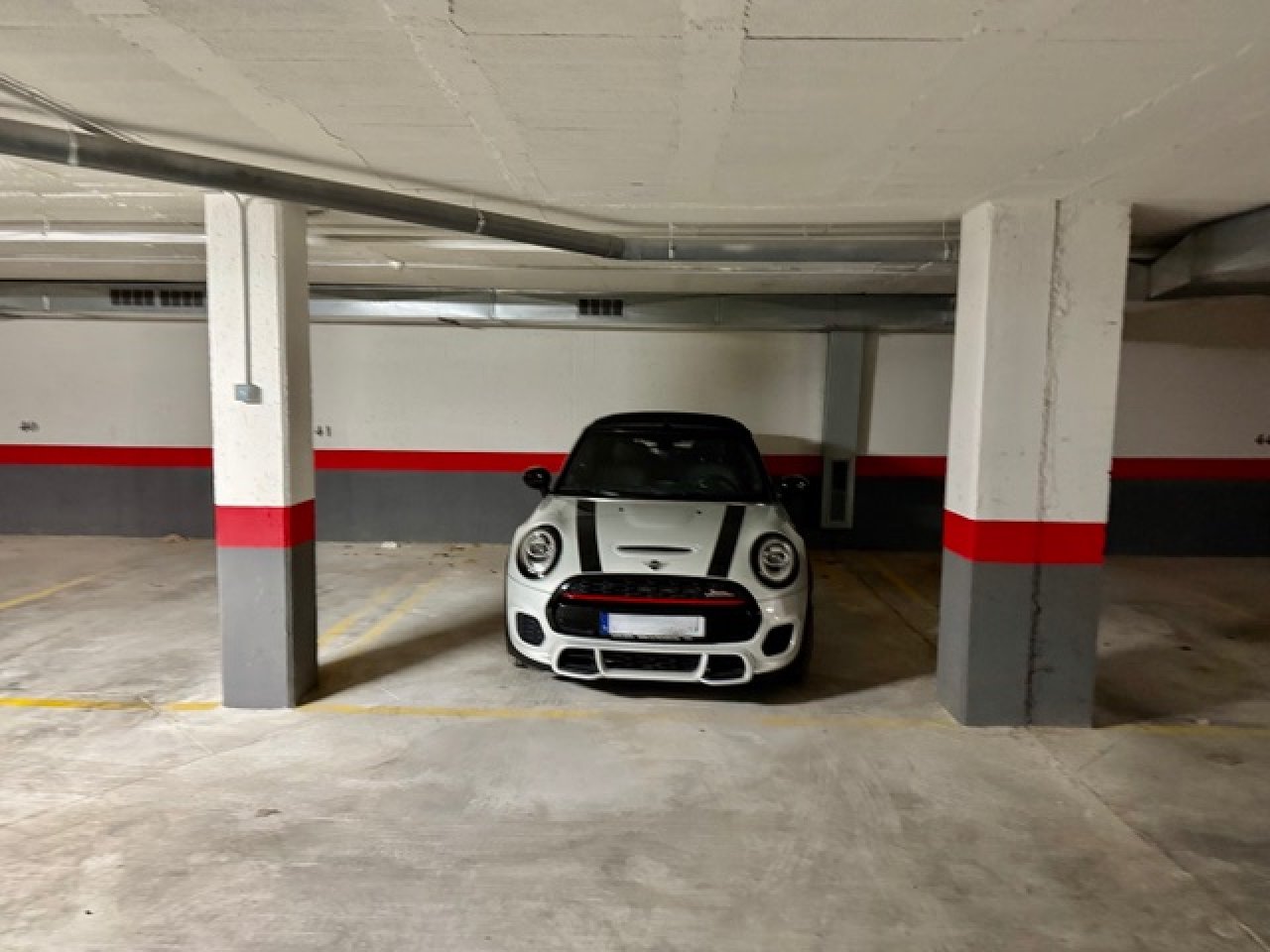 well-maintained comfortable underground parking space for rent in Palma de Mallorca near the airport