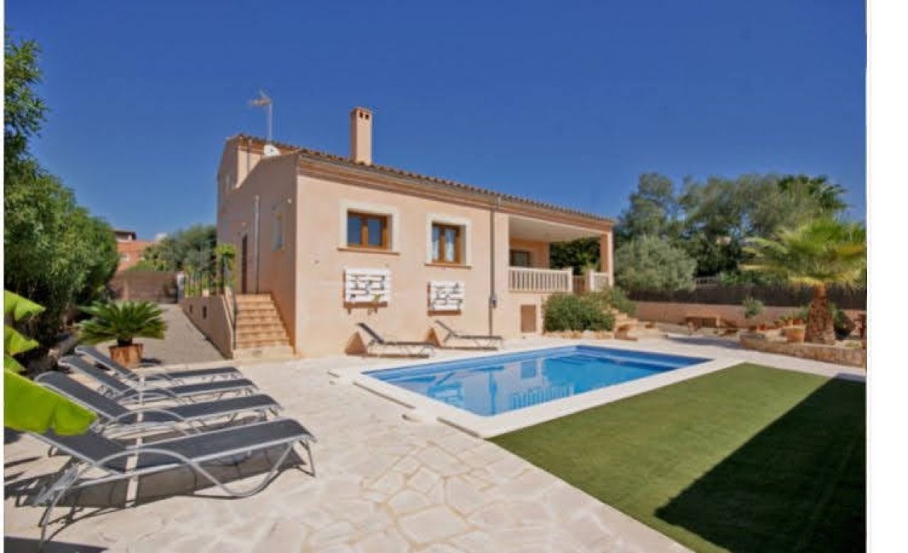 Gepflegtes Chalet auf dem Lande mit Pool und AC bei Porto Colom -- CH 36