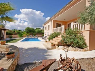 Gepflegtes Chalet auf dem Lande mit Pool und AC bei Porto Colom -- CH 36