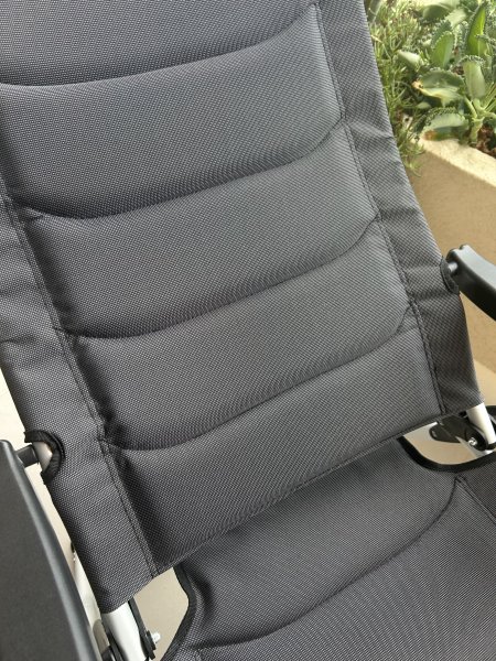 Gepolsterter Gartenstuhl verstellbar, wie neu
