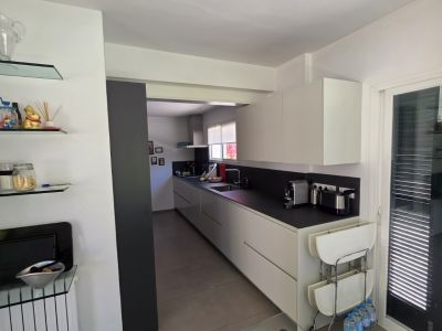 GERÄUMIGE WOHNUNG ZUR TEMPORÄREN MIETE IN CALA BLAVA
