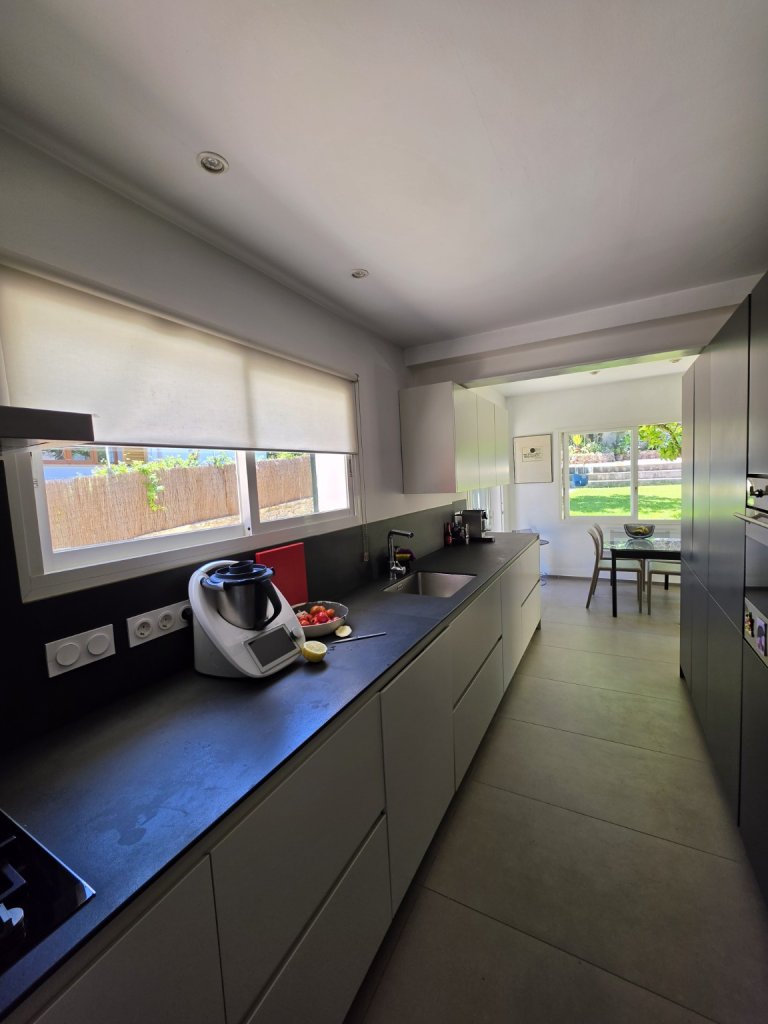 GERÄUMIGE WOHNUNG ZUR TEMPORÄREN MIETE IN CALA BLAVA