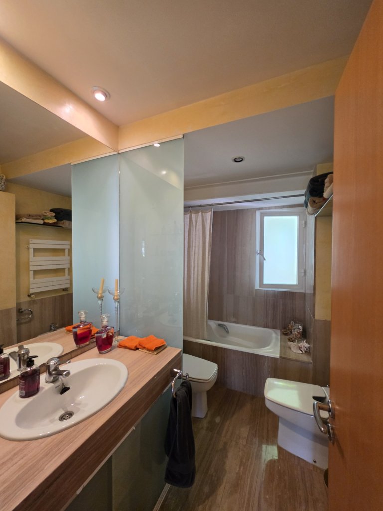 GERÄUMIGE WOHNUNG ZUR TEMPORÄREN MIETE IN CALA BLAVA
