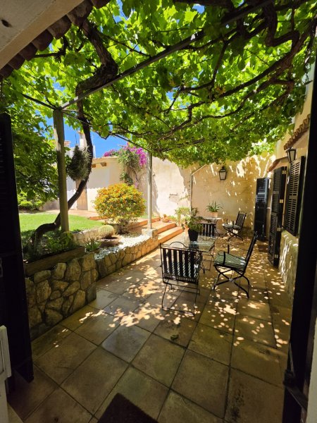 GERÄUMIGE WOHNUNG ZUR TEMPORÄREN MIETE IN CALA BLAVA