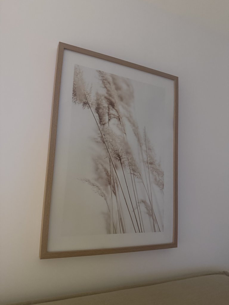 Gerahmte Bilder, beige mit Holzrahmen