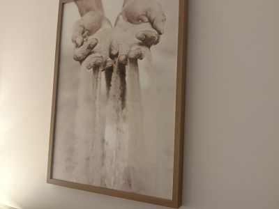 Gerahmte Bilder, beige mit Holzrahmen