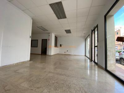 Commercial premises on the corner – Avenida del Torrent, Manacor