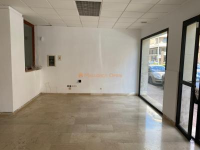 Commercial premises on the corner – Avenida del Torrent, Manacor