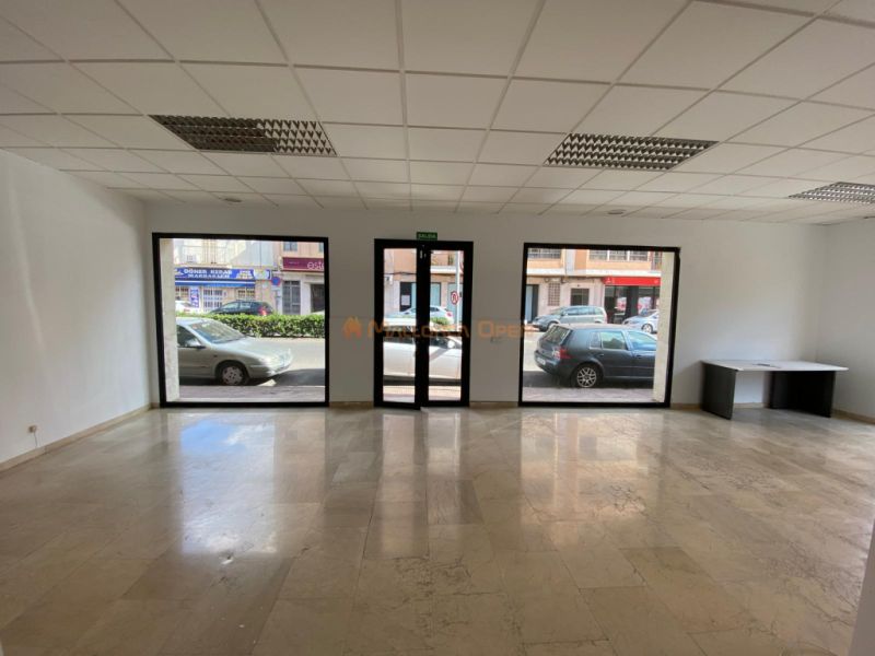 Commercial premises on the corner – Avenida del Torrent, Manacor