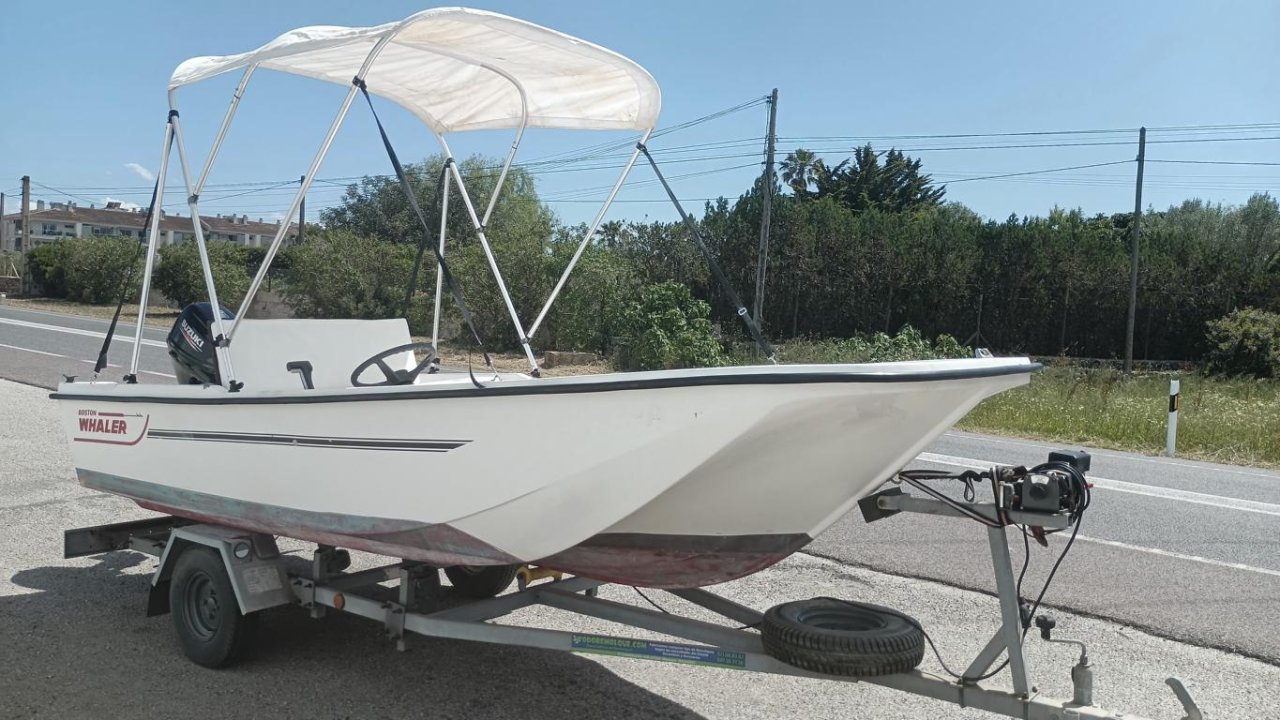 GFK boat 20 HP 4-stroke Suzuki with trailer · Fishing / Angler boat