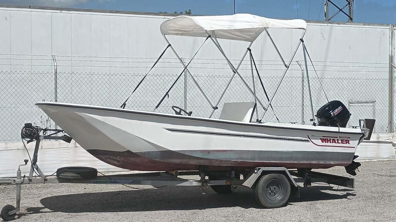 GFK boat 20 HP 4-stroke Suzuki with trailer · Fishing / Angler boat