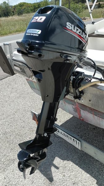 GFK boat 20 HP 4-stroke Suzuki with trailer · Fishing / Angler boat