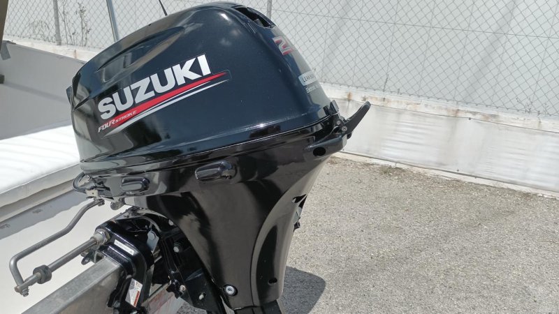 GFK boat 20 HP 4-stroke Suzuki with trailer · Fishing / Angler boat