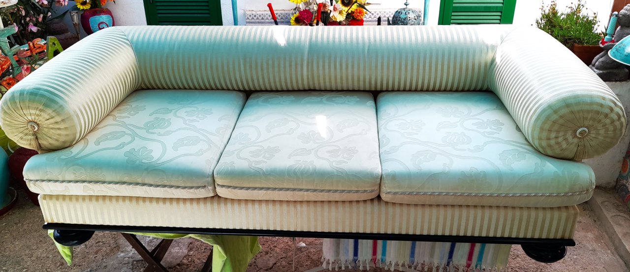 Gigantisches Sofa