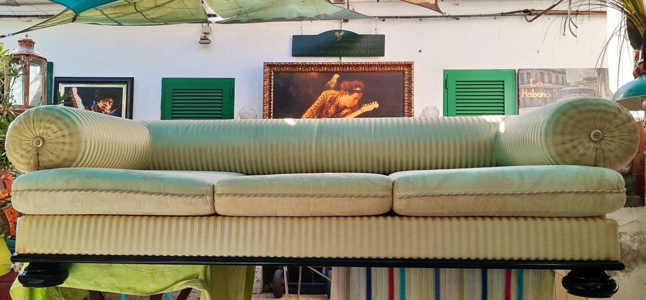 Gigantisches Sofa