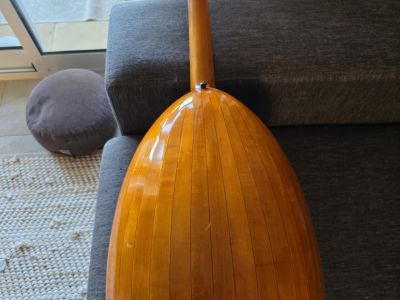 Gitarrenlaute / Lautengitarre  Nachbau, 6 Saiten, gewölbter Holzkorpus