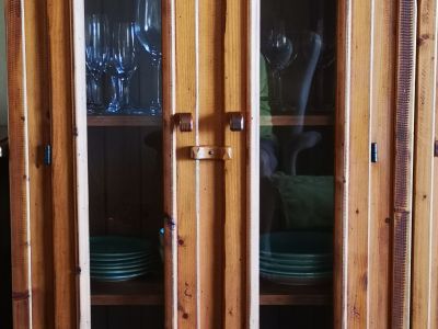 Glas Vitrine, viel Stauraum