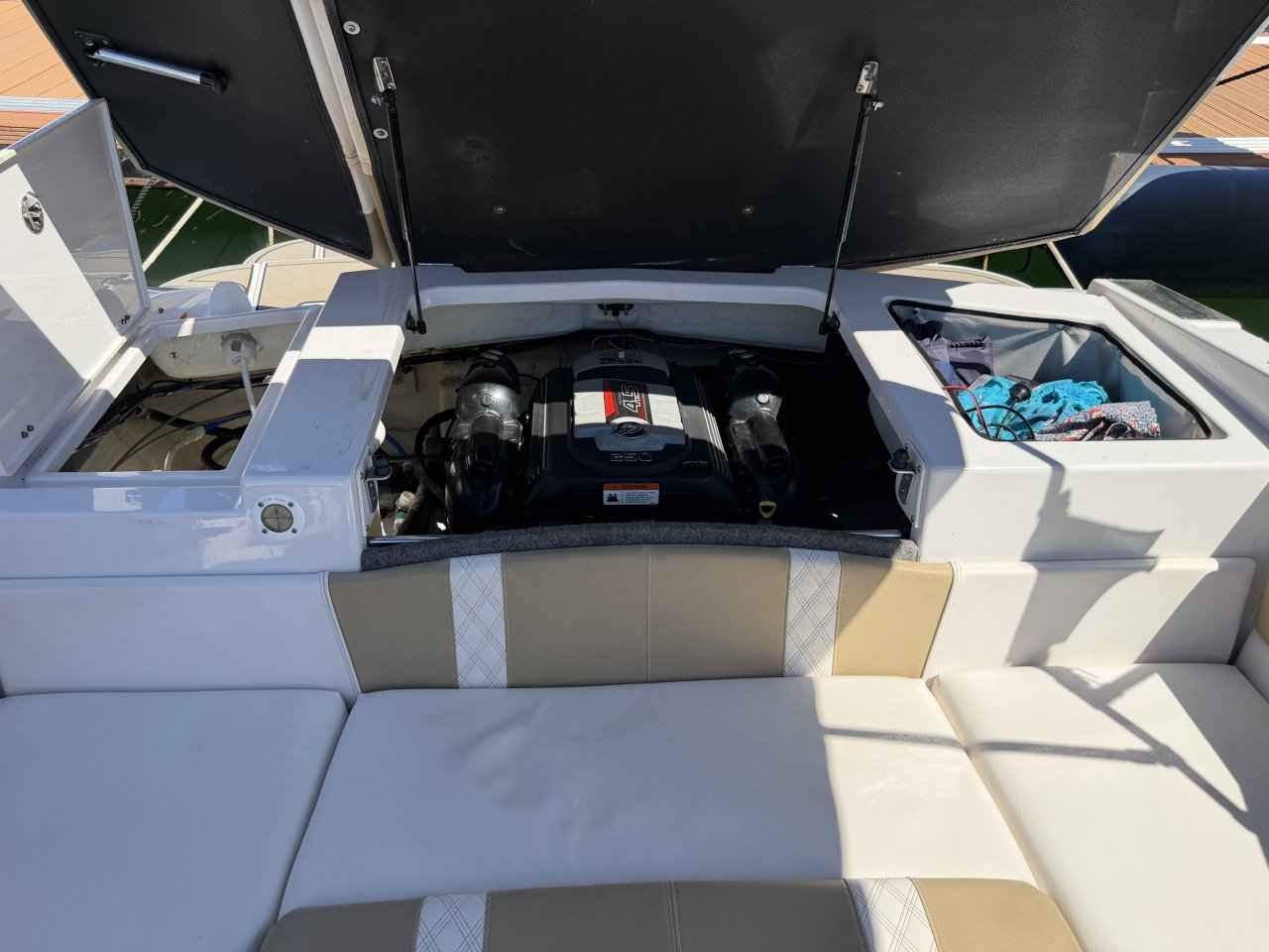 Glastron GT229 Cabin Cr 2017 sehr gepflegt nur 267 h Cala Dór