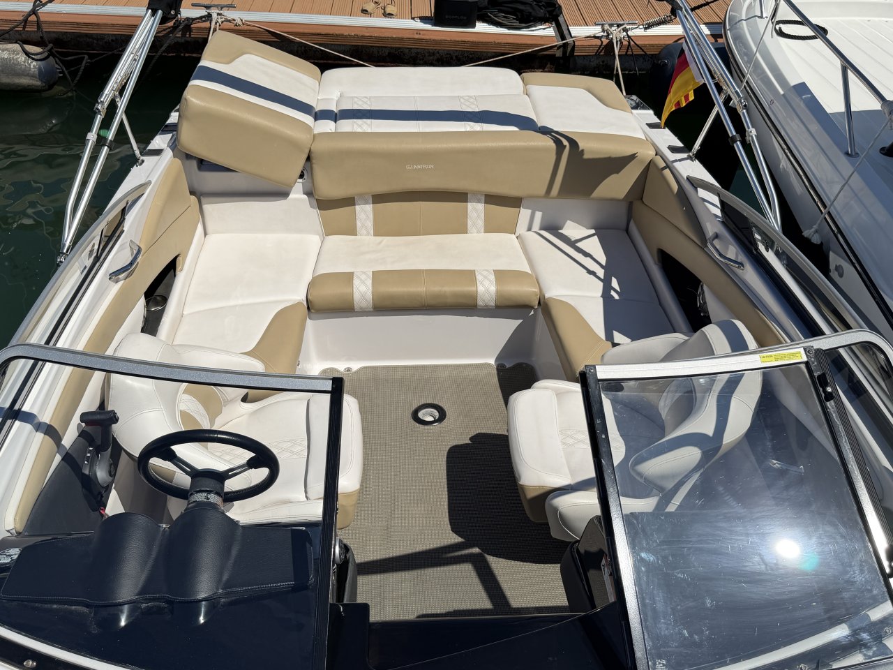Glastron GT229 Cabin Cr 2017 sehr gepflegt nur 267 h Cala Dór