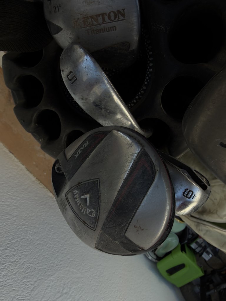 Golf Konvolut: 300 Bälle,34 Schläger,3 Golf-Trolley (2 elektrisch),4 Bags etc.