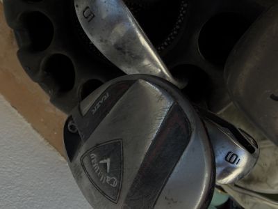 Golf Konvolut: 300 Bälle,34 Schläger,3 Golf-Trolley (2 elektrisch),4 Bags etc.