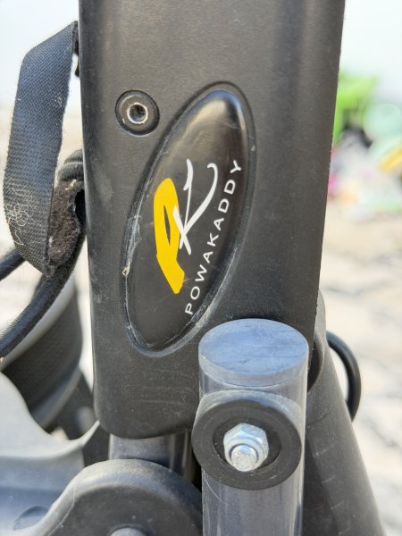Golf Konvolut: 300 Bälle,34 Schläger,3 Golf-Trolley (2 elektrisch),4 Bags etc.