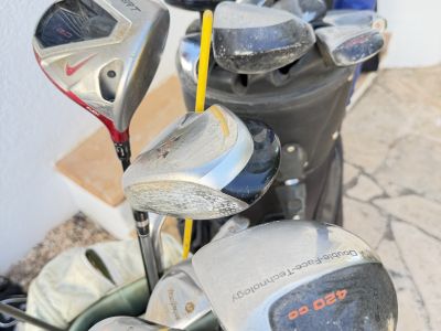 Golf Konvolut: 300 Bälle,34 Schläger,3 Golf-Trolley (2 elektrisch),4 Bags etc.