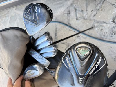 Golf Konvolut: 300 Bälle,34 Schläger,3 Golf-Trolley (2 elektrisch),4 Bags etc.