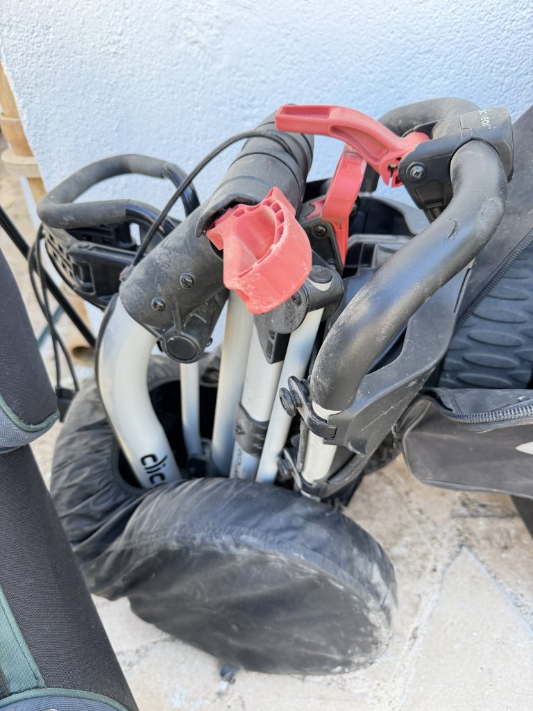 Golf Konvolut: 300 Bälle,34 Schläger,3 Golf-Trolley (2 elektrisch),4 Bags etc.