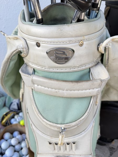 Golf Konvolut: 300 Bälle,34 Schläger,3 Golf-Trolley (2 elektrisch),4 Bags etc.