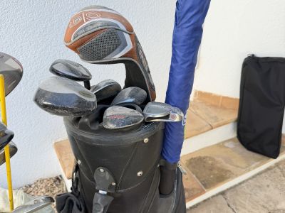 Golf Konvolut: 300 Bälle,34 Schläger,3 Golf-Trolley (2 elektrisch),4 Bags etc.
