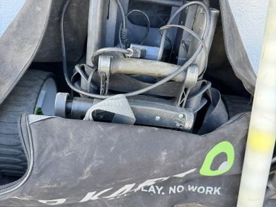 Golf Konvolut: 300 Bälle,34 Schläger,3 Golf-Trolley (2 elektrisch),4 Bags etc.